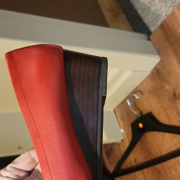 Shoes - Picture 4 of 4